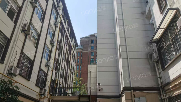 宏伟公寓外景图