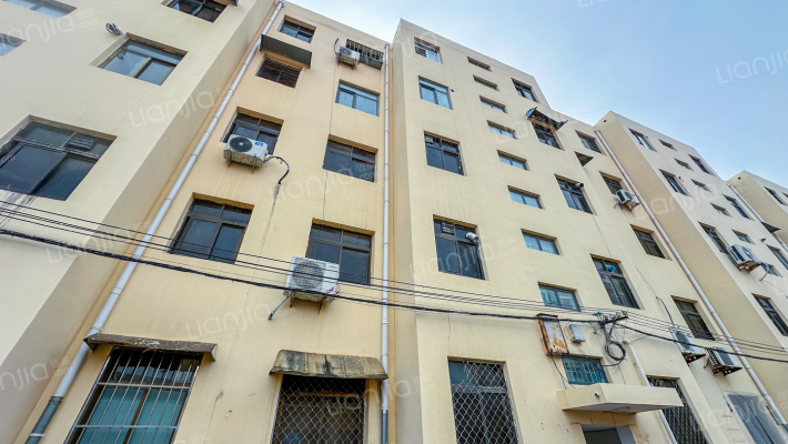 建行家属院外景图