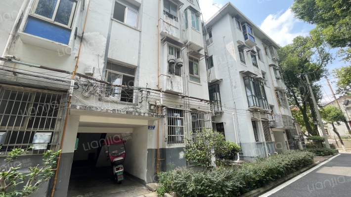 雷锋小区外景图