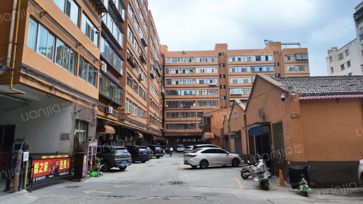 糖酒小区外景图