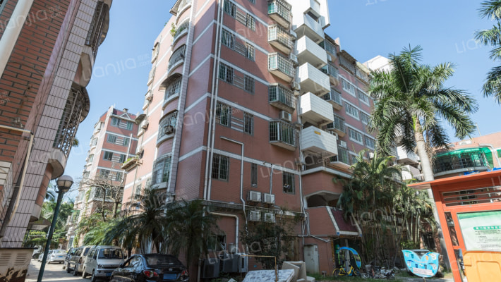 嘉隆公寓外景图