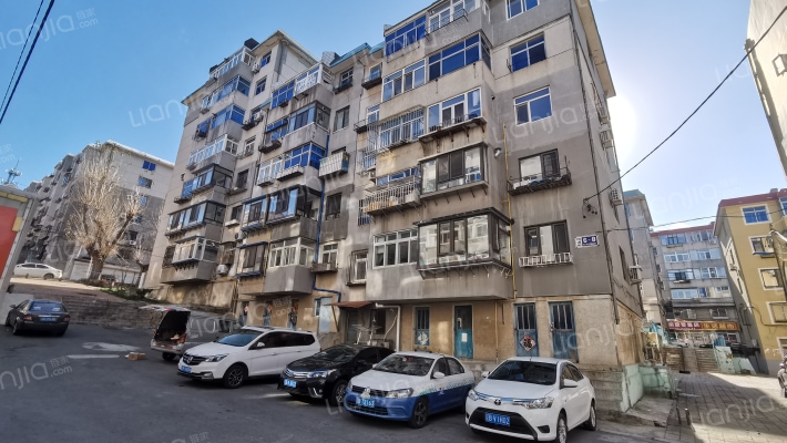 鸥逸云翔外景图