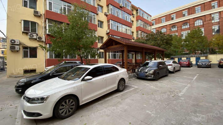 育英中学西宿舍外景图