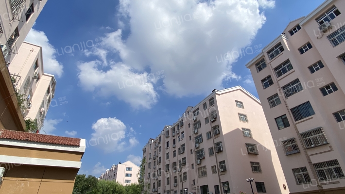 安居二小区外景图