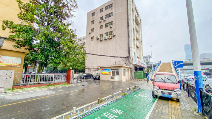 英华大厦外景图