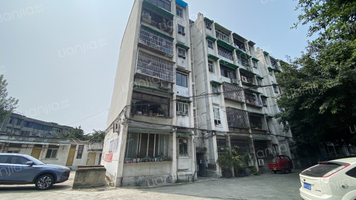 啤酒厂二生活区职工宿舍外景图