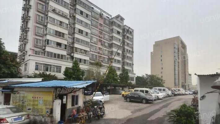 人民法院宿舍外景图