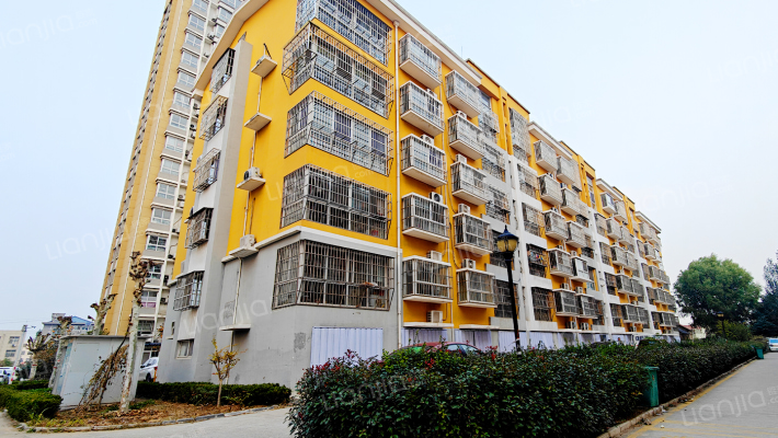 府前花园外景图