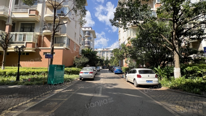 金盾花园外景图