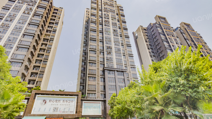 卓远景峰外景图