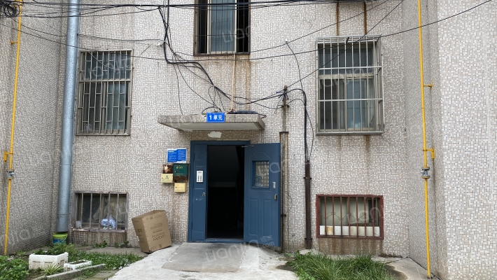 凤中街1105号外景图