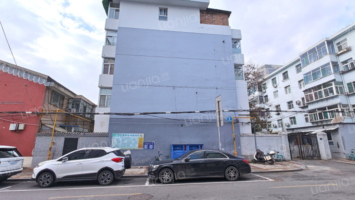 乙字楼宿舍外景图