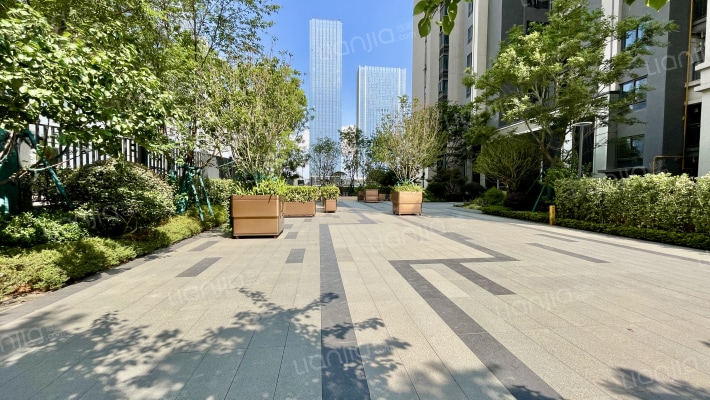 龙湖天璞外景图