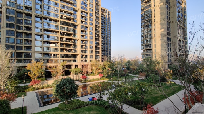 九龙仓珑玺外景图