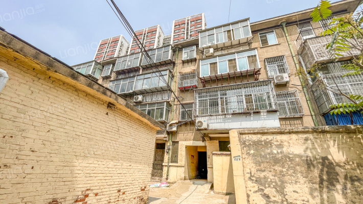 五马食品公司宿舍外景图