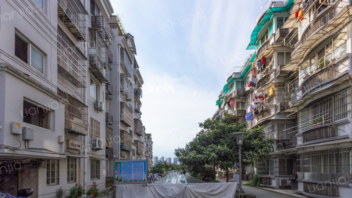 昌安农贸市场外景图