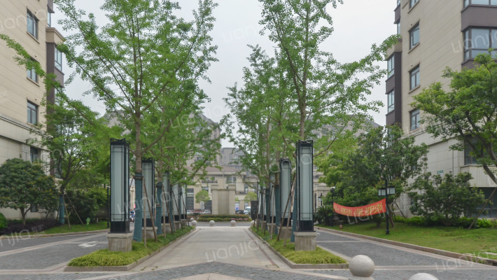 上海惠南一方新城三期房价怎么样惠南一方新城三期房源户型图小区车位