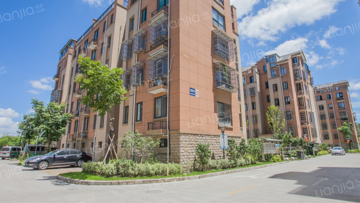 景湖水岸外景图