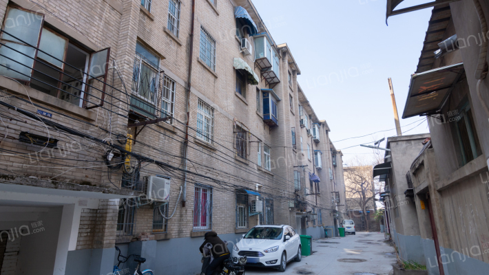 开啤家属院外景图