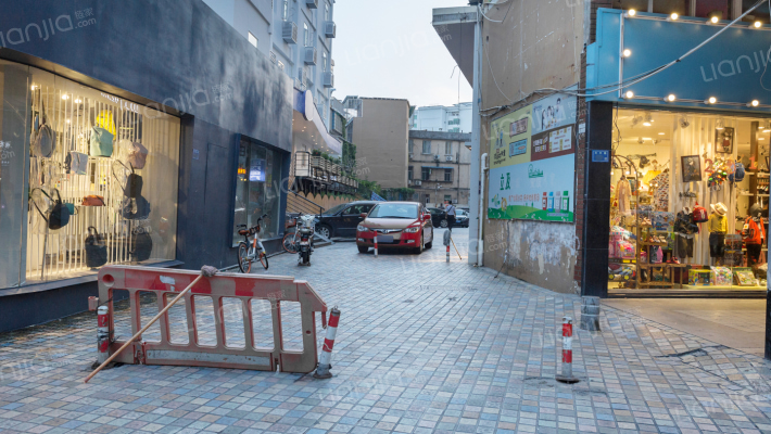 嘉年华大厦外景图