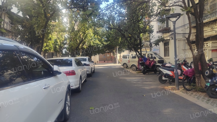 昆明云锡公司爱法住宅区外景图