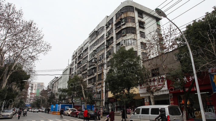 原审计小区外景图