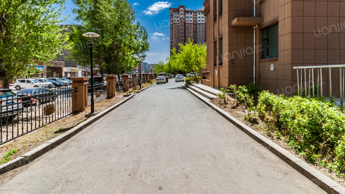 地铁名典杜鹃苑外景图