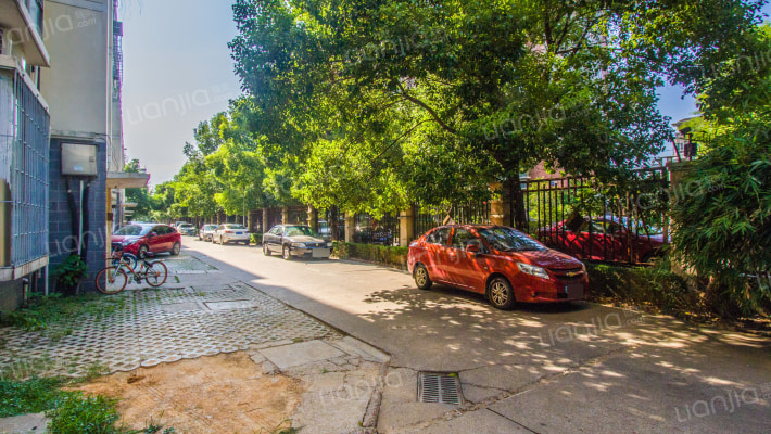 青湖太华山庄外景图