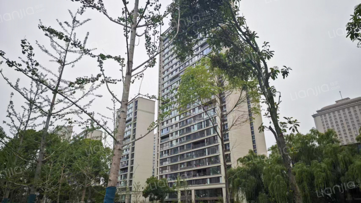 明月滨河外景图