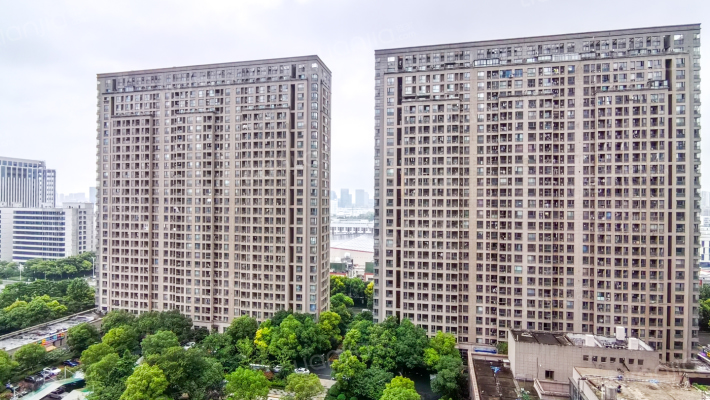 世茂江滨商业中心外景图