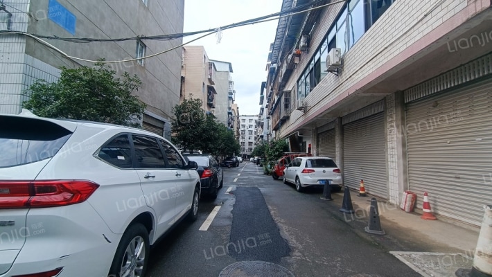 大河小区外景图