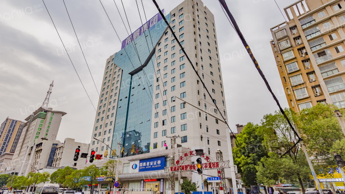 伟鹏大厦外景图