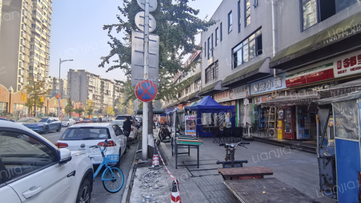 交大美食城外景图