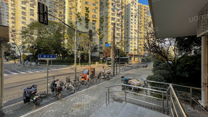 沪工小区外景图