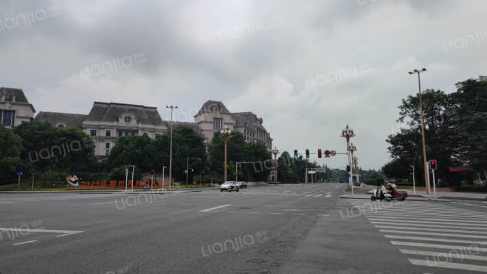 蔚蓝卡地亚黑钻外景图