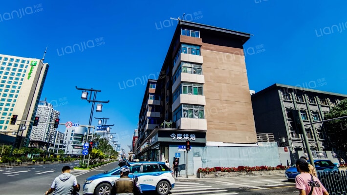 解放路七号楼小区外景图