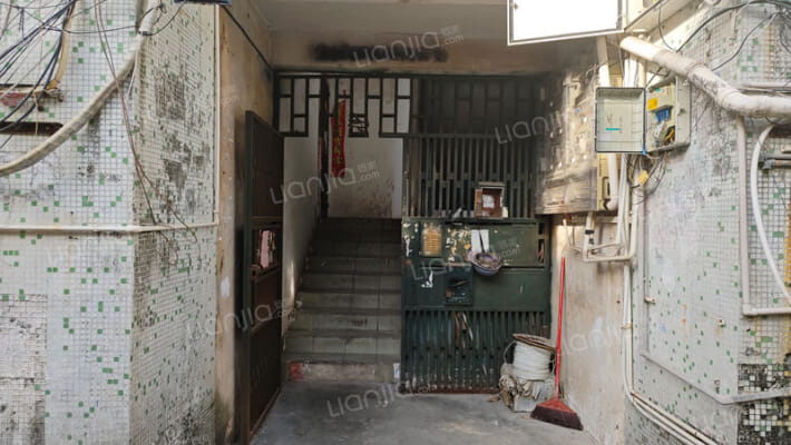 八达路商住楼外景图