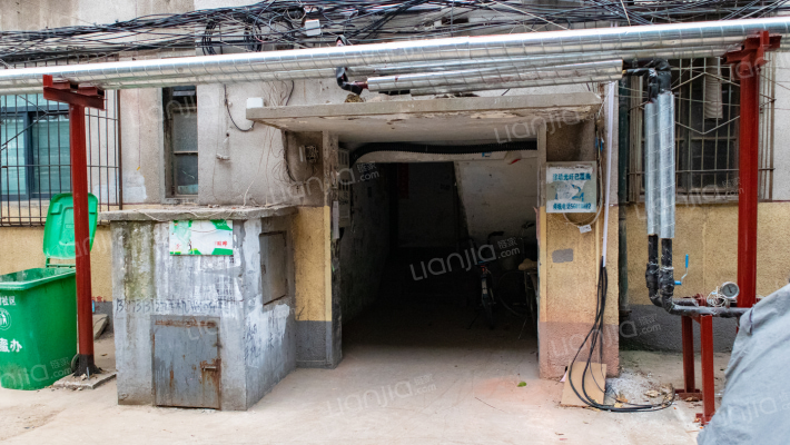 和平路71号院外景图