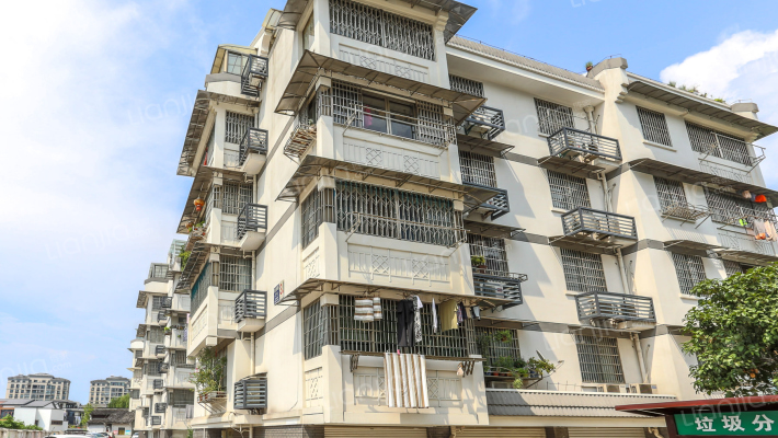 辕门水景公寓外景图