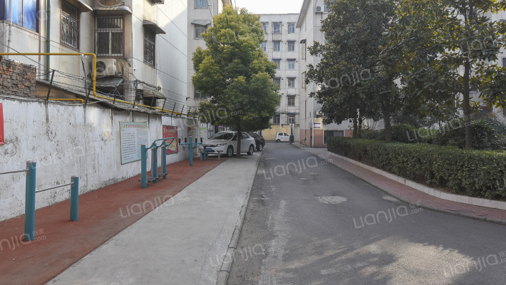 烟行街房管局家属院外景图