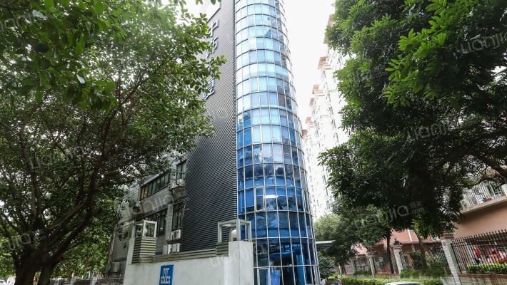 中饰大厦外景图