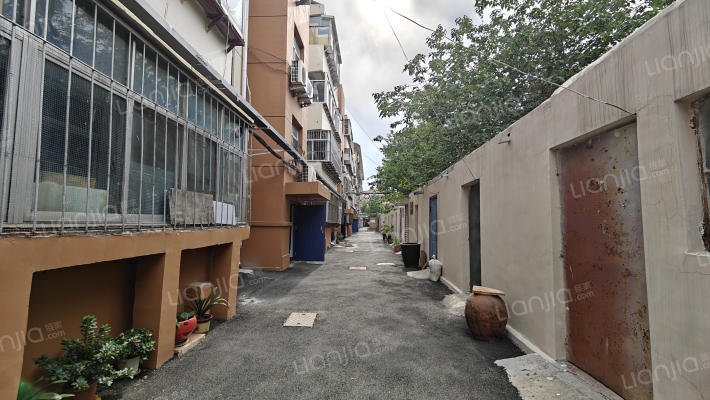 党校东院外景图