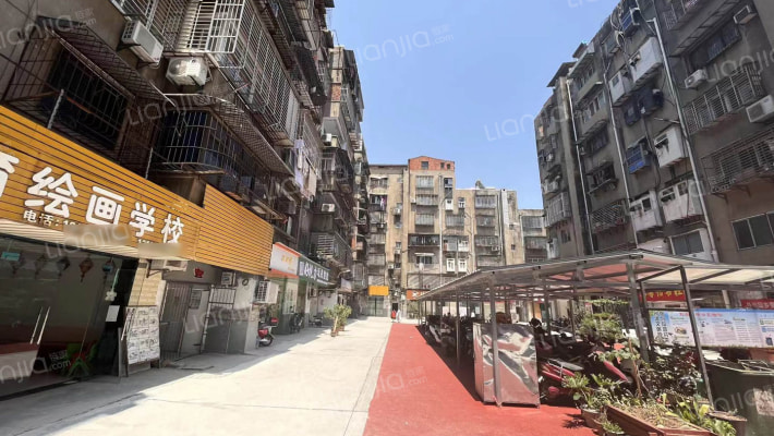 群星小区外景图