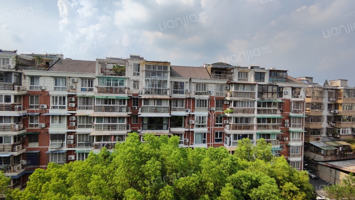 香山人家小区外景图