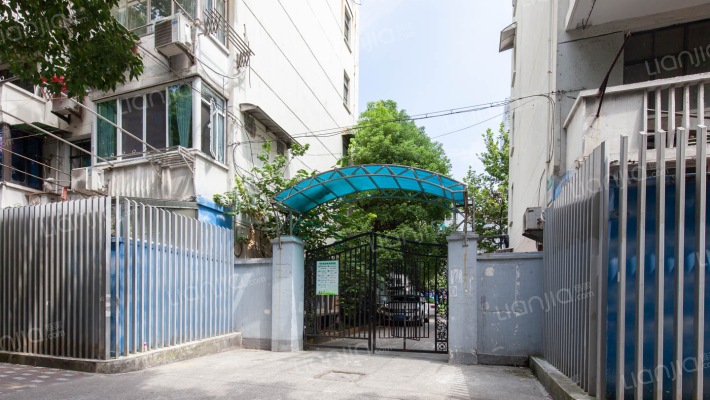 鞍山路310弄外景图