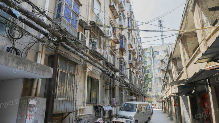 华山路97号院外景图