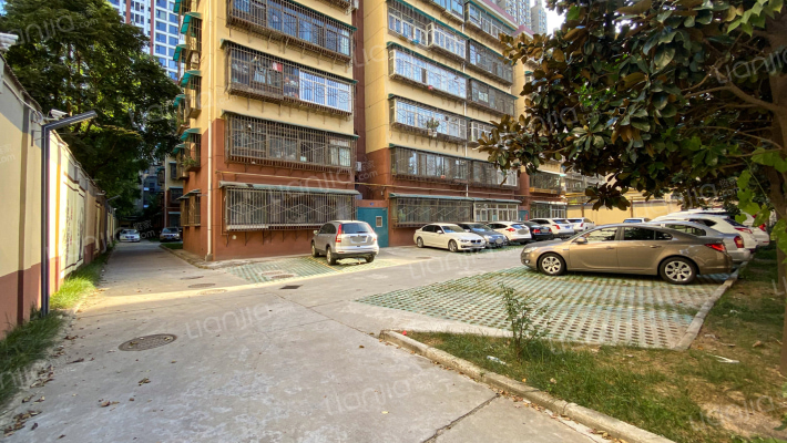 交通运输执法家属院外景图