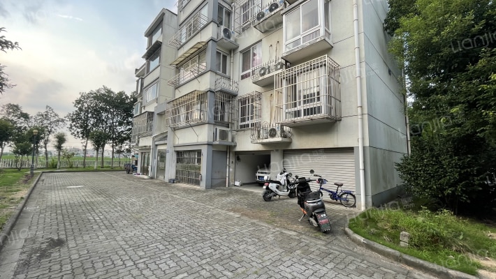 高知楼小区外景图