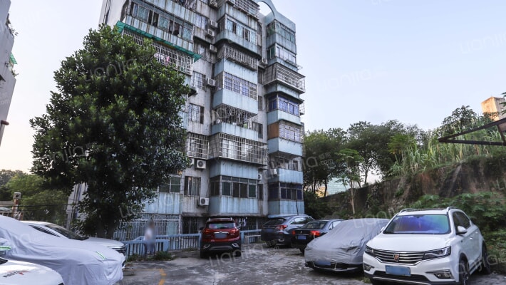 华资大厦外景图