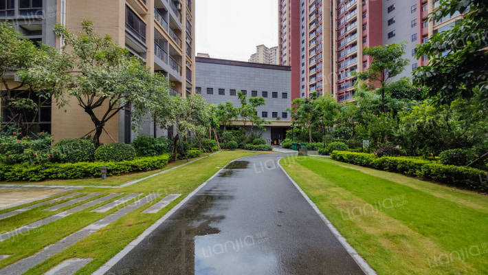 十月花花园外景图